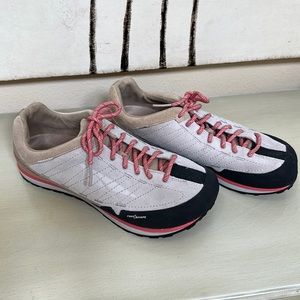 Altra Grafton Athletic Trail Running Hiking Foot Shape Women’s Running Shoes 9.5